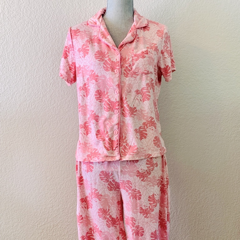 ❌SOLD❌ Tommy Bahama PJ Pajama Set Pink Tropical Palm Leaf Pants Button Top, M